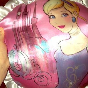 p̲̅r̲̅i̲̅n̲̅c̲̅e̲̅s̲̅s̲̅ p̲̅i̲̅l̲̅l̲̅o̲̅w̲̅